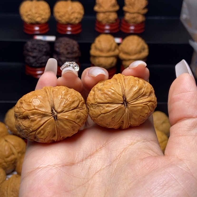 【闪购商品】桃核吊坠?****⭐21