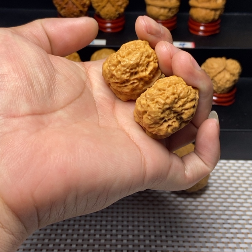 【闪购商品】桃核吊坠1