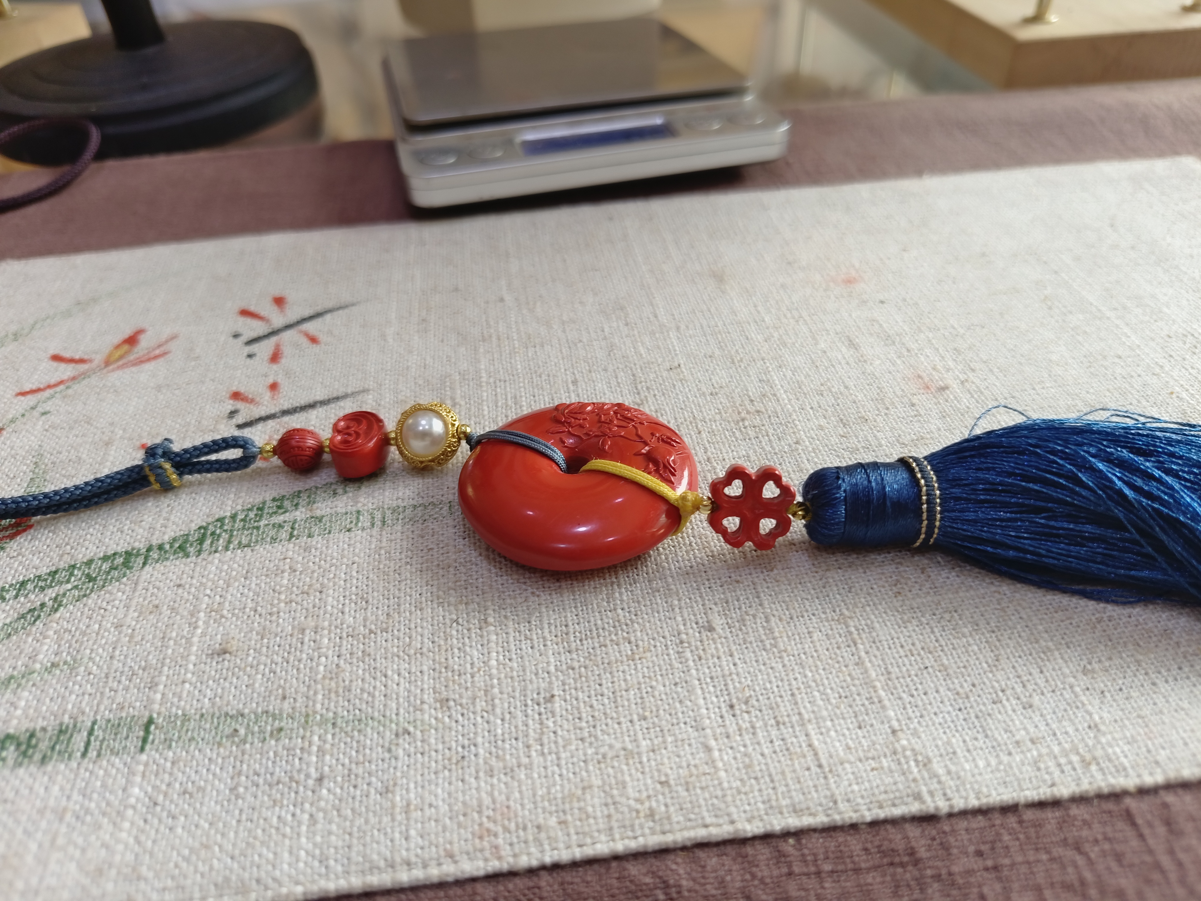 辰砂（处理）朱砂含辰砂，红砂平安挂件