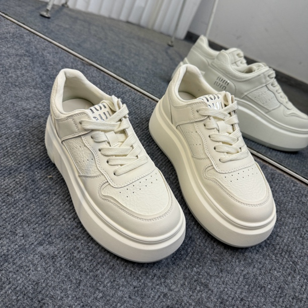 【觅而】2024冬季新款加绒小白鞋