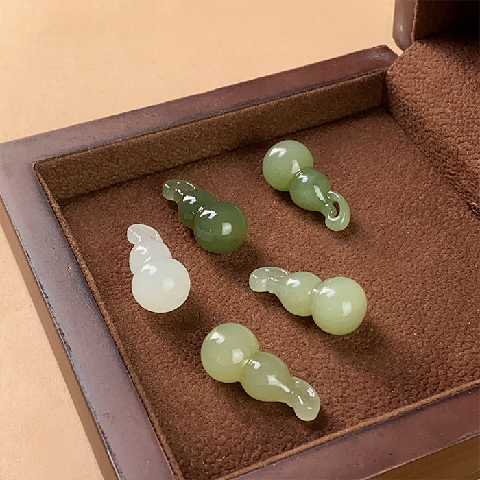 2888/（ZY888-533）和田玉精美葫芦吊坠 /多样性发/一件