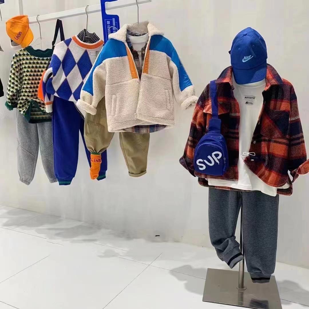 高品质童装短袖棉服T恤套装休闲时尚孤品清仓