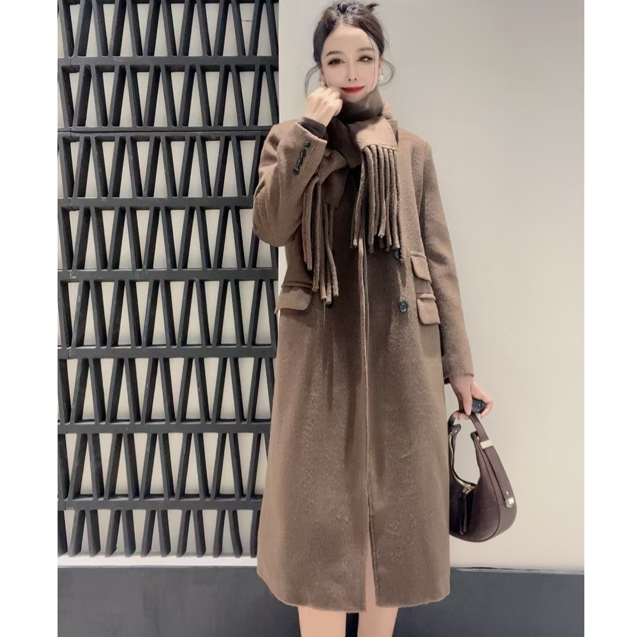 86709 秋冬新款时尚中长款气质带围巾款大衣外套 三楼 新