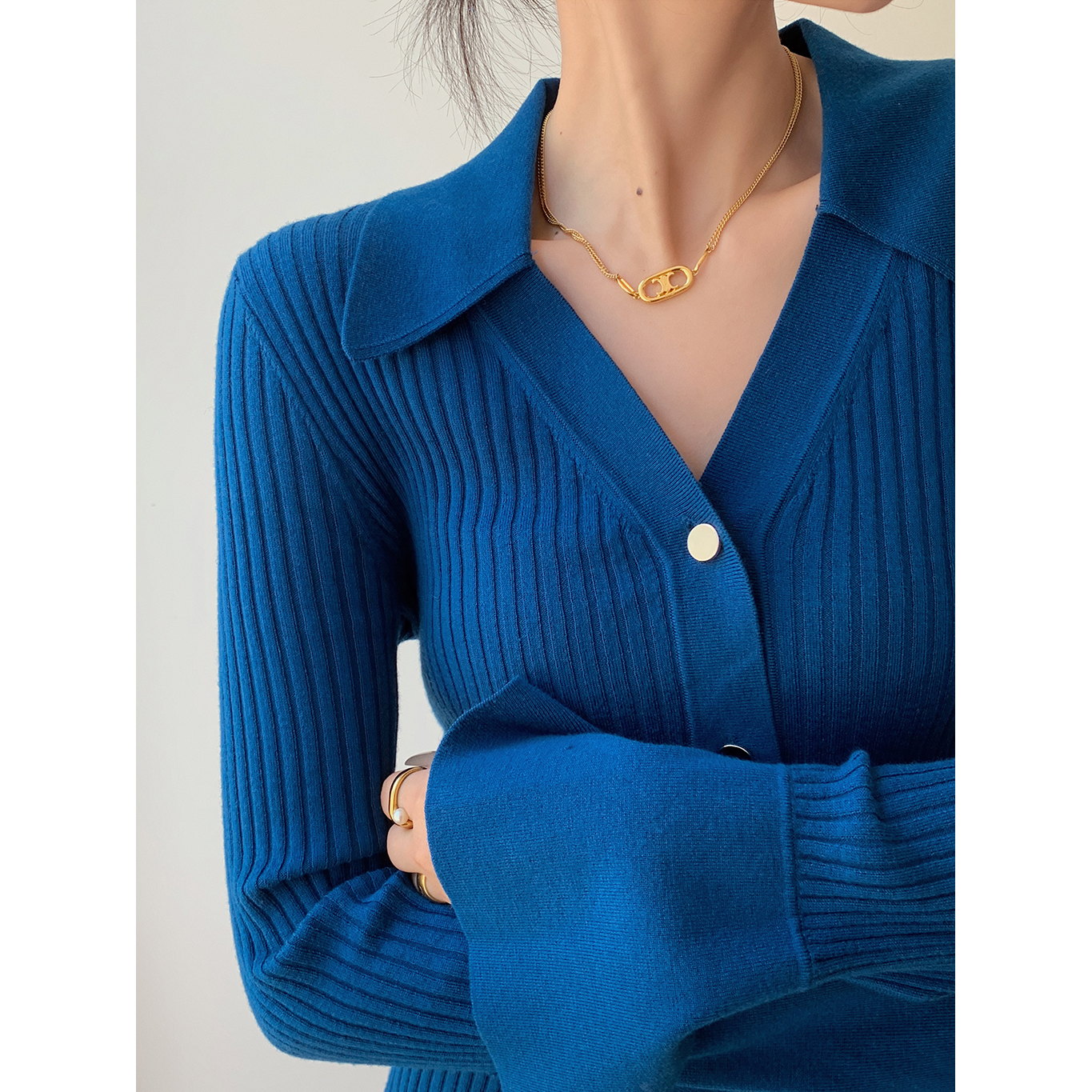 春秋气质蓝色V领长袖针织开衫女内搭设计感小众洋气修身显瘦上衣