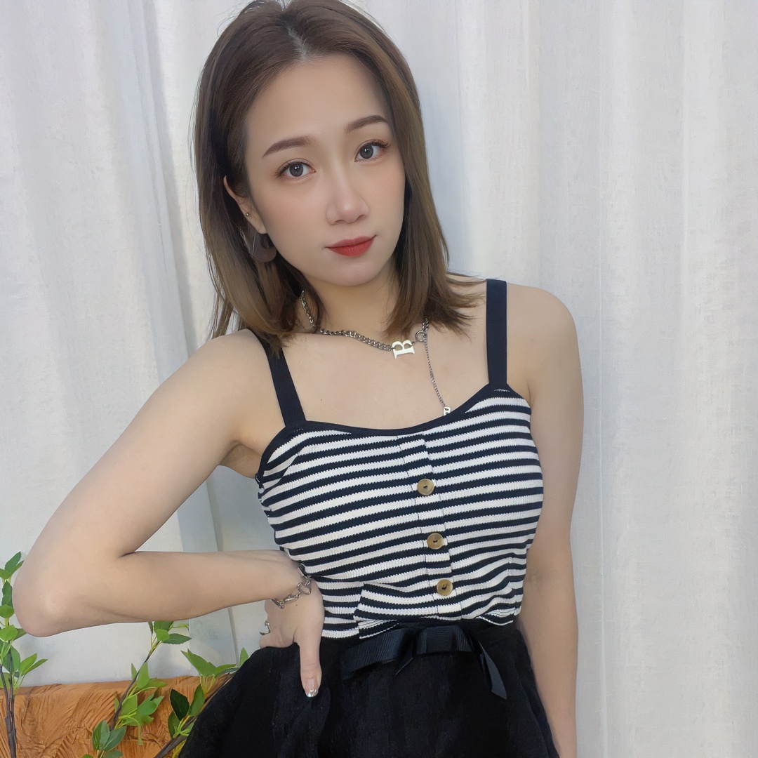 条纹针织上衣短款吊带夏季美背背心时尚显瘦修身一体式带胸垫上衣