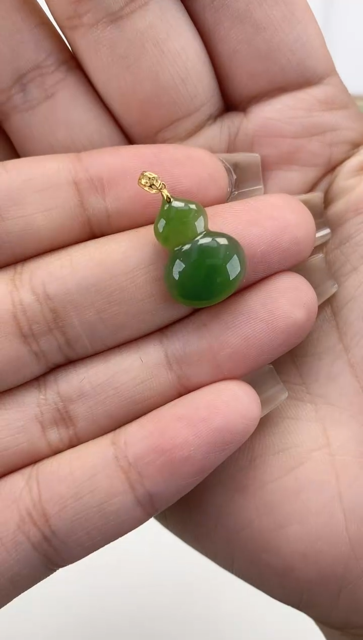 【闪购商品】和田玉吊坠(赠链)18K金镶嵌葫芦