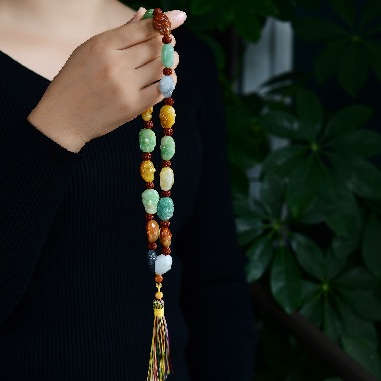 天然A货翡翠三彩十八罗汉手持把件