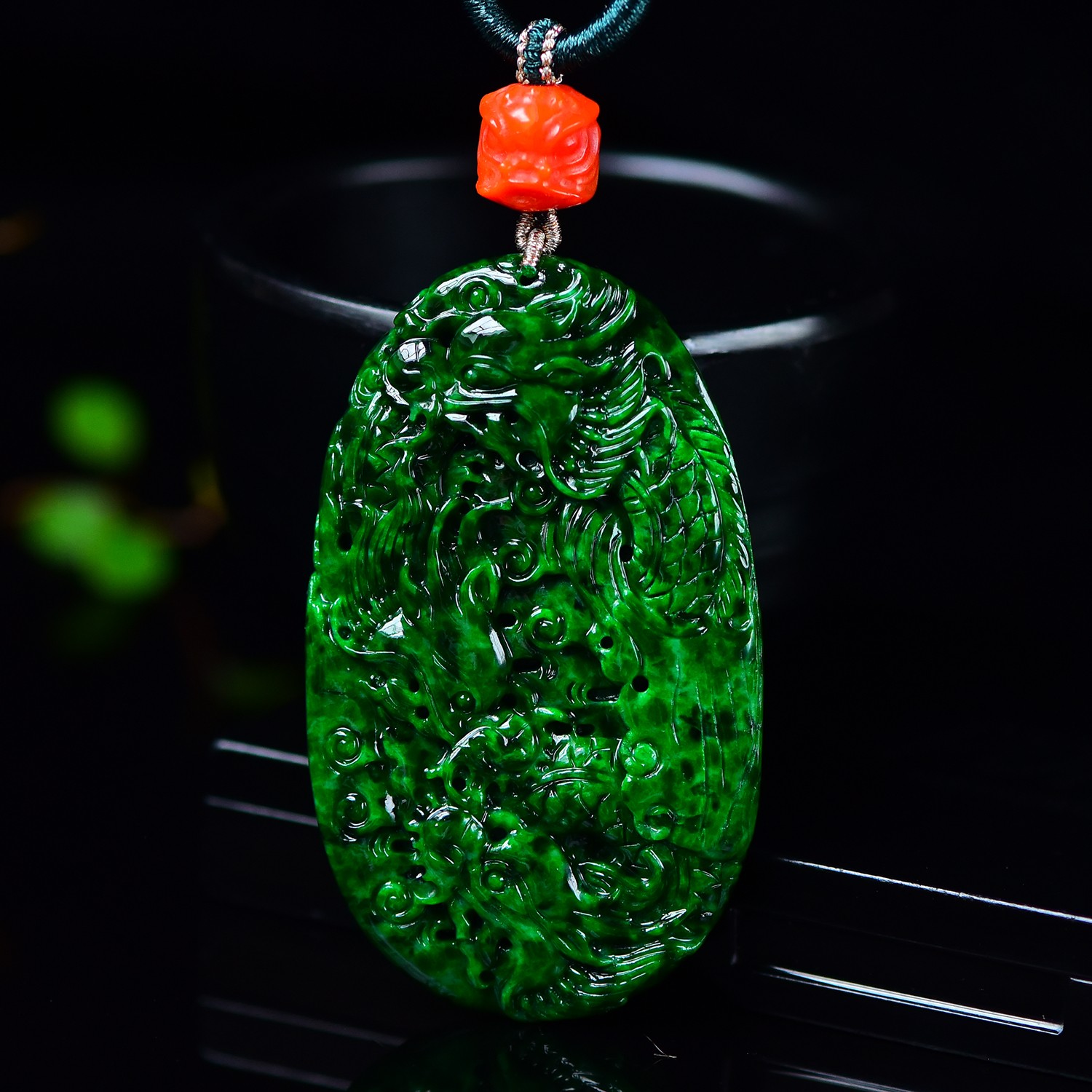 天然A货翡翠花青满辣绿九龙护主