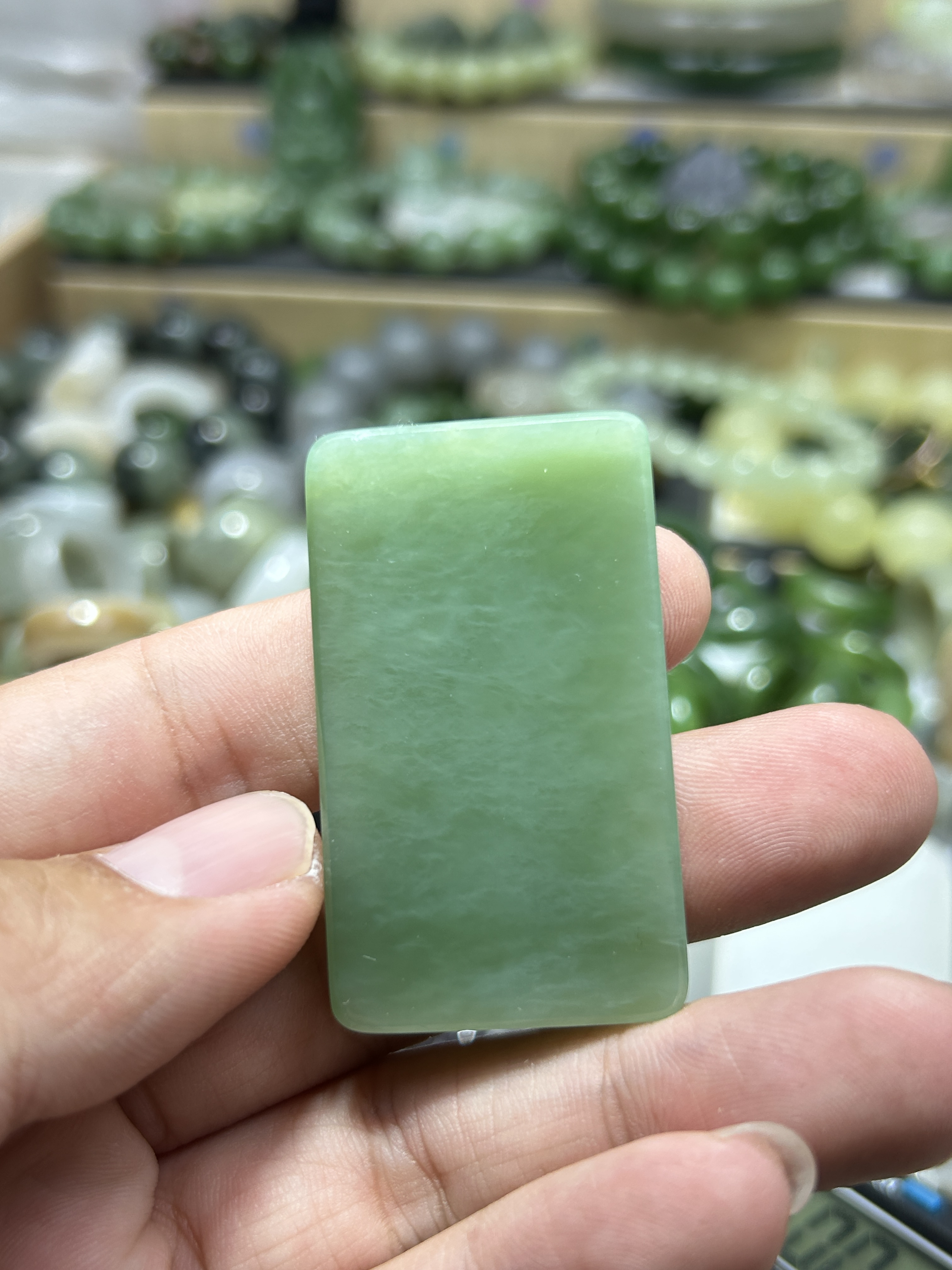 天然新疆和田玉俄罗斯碧玉粉青无事牌意境波光粼粼无暇老矿