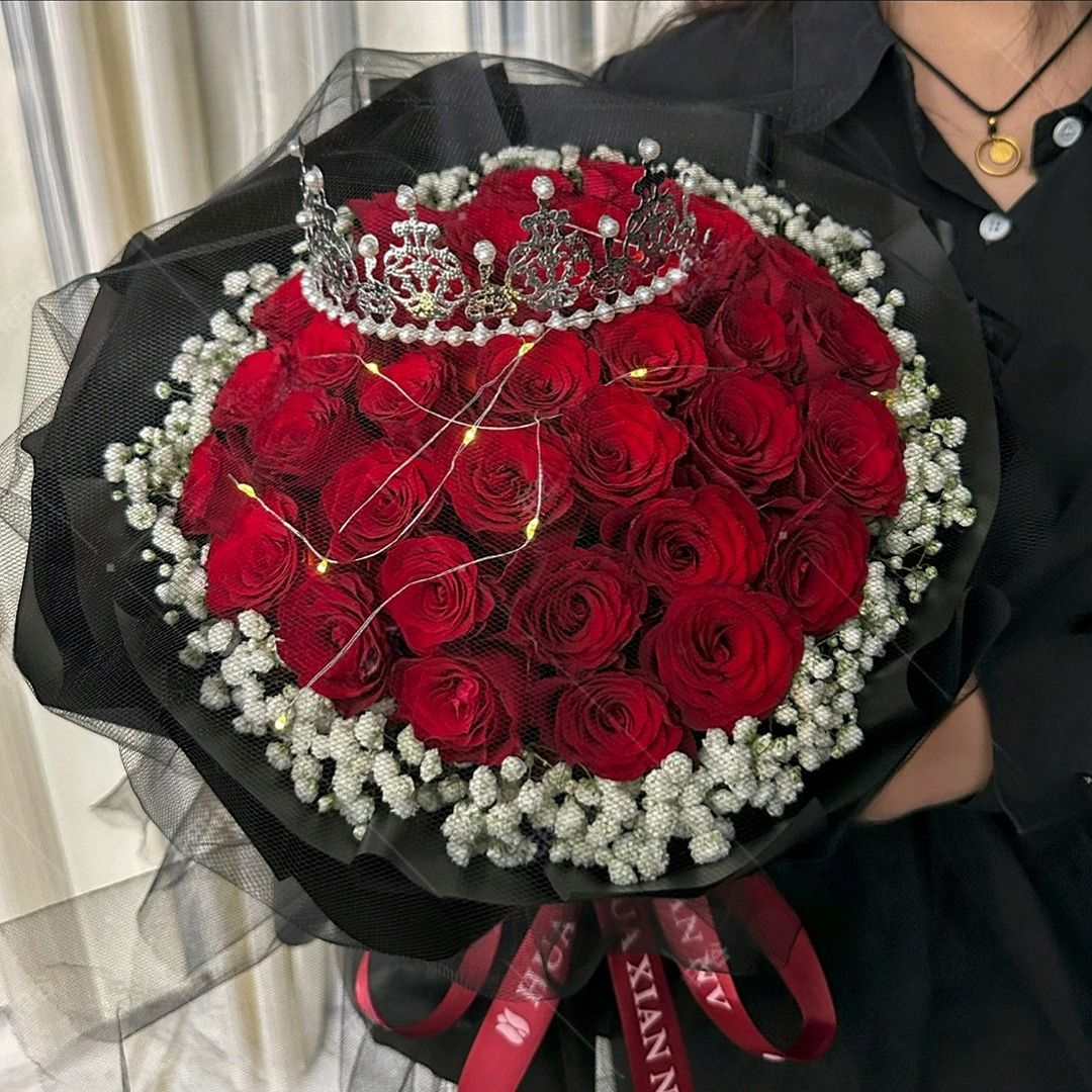 【同城配送】（生生世世）33支红玫瑰满天星花束