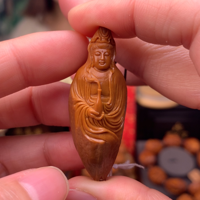 【闪购商品】橄榄核核雕单籽包衣观音