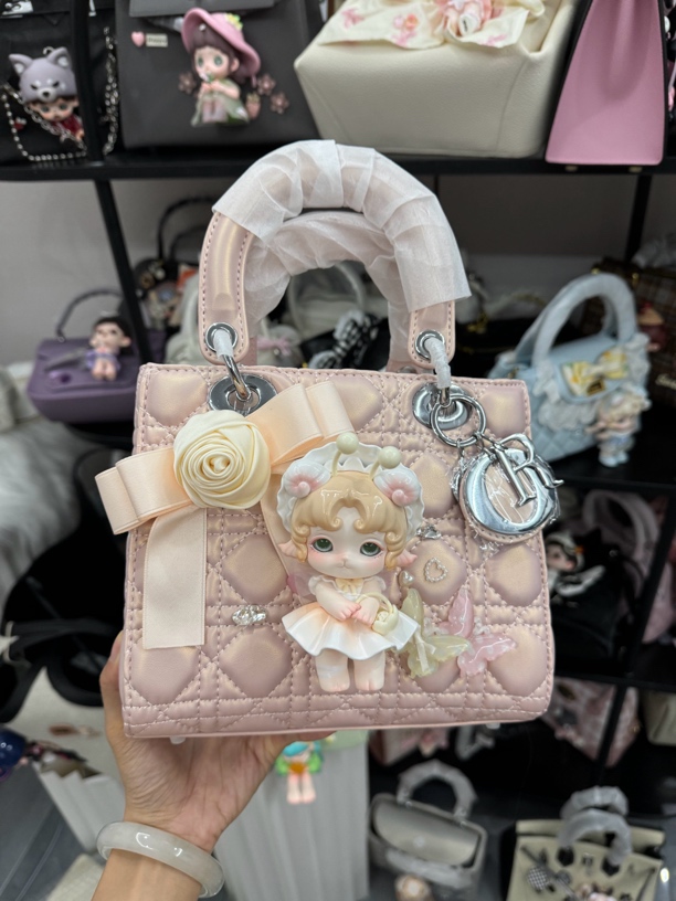 原创设计手工潮玩娃包轻奢时尚休闲风包包