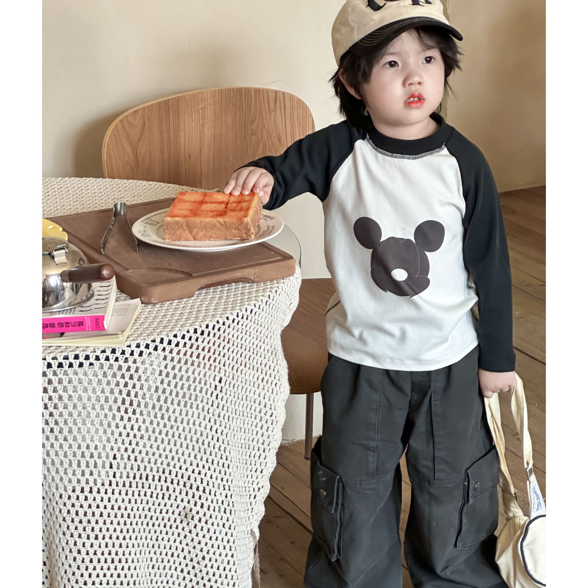 婴格朗迪T17男女童百搭圆领打底衣单衣中领秋衣儿童春秋印花卡通