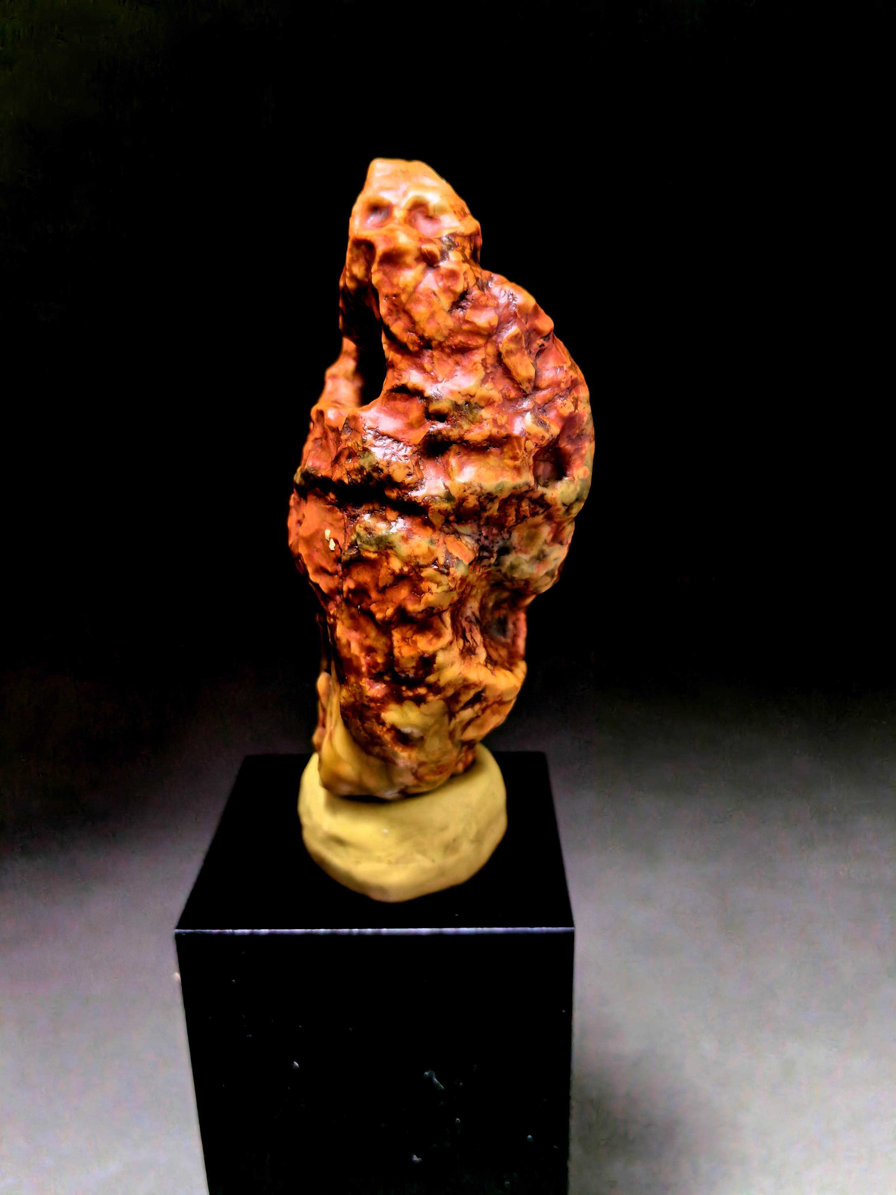 戈壁滩奇石人物造型