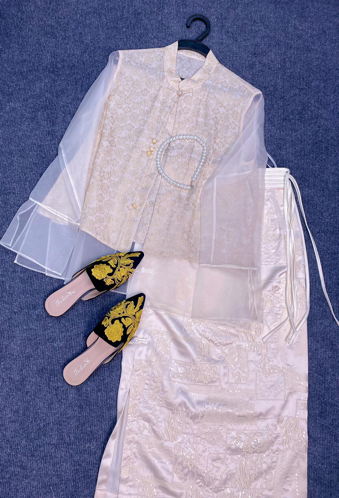 高级感新中式改良国风上衣女拼接欧根纱设计感衬衫年轻款唐装