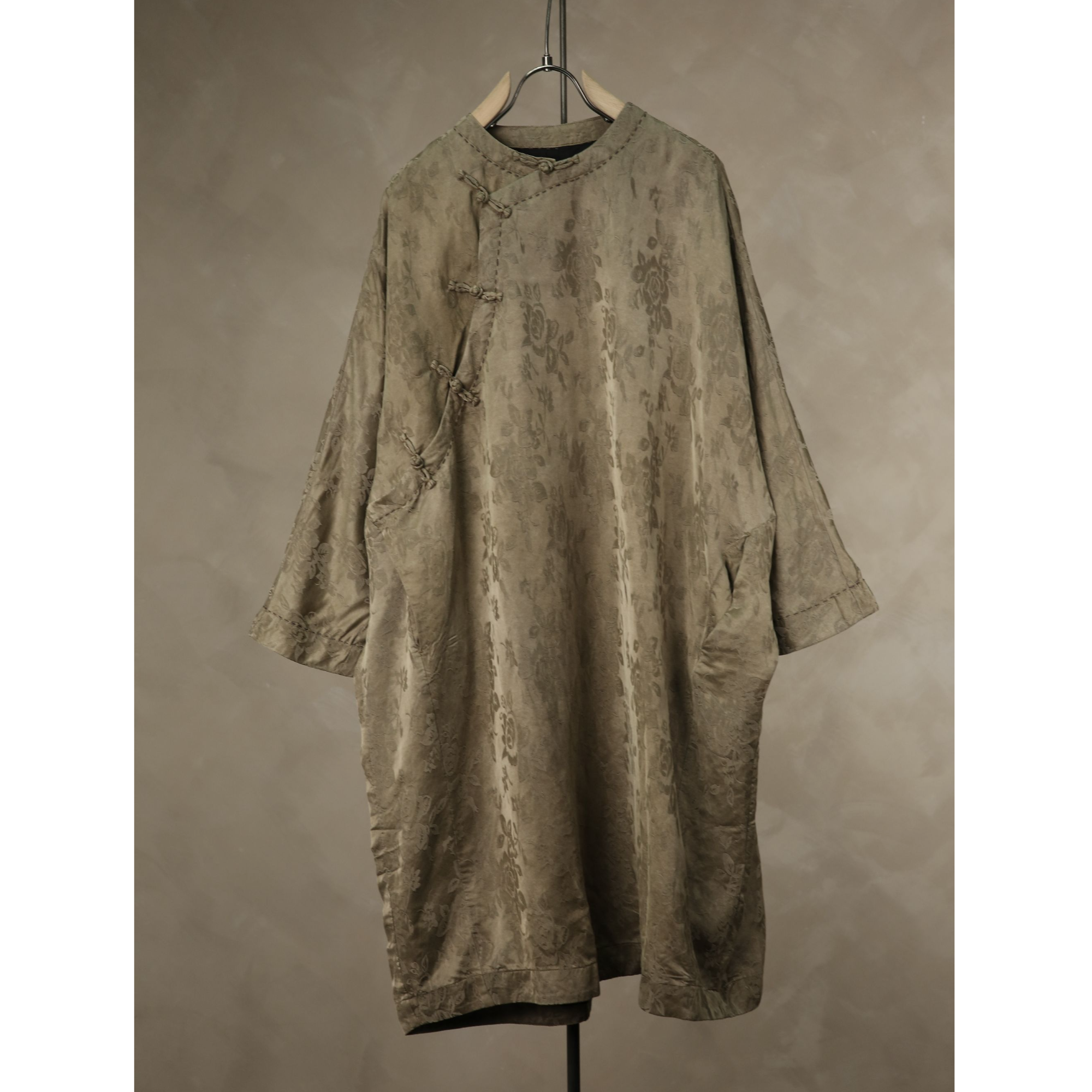 万物身客  古·3218 斜襟复古盘扣袍子新中式中长款圆领提花