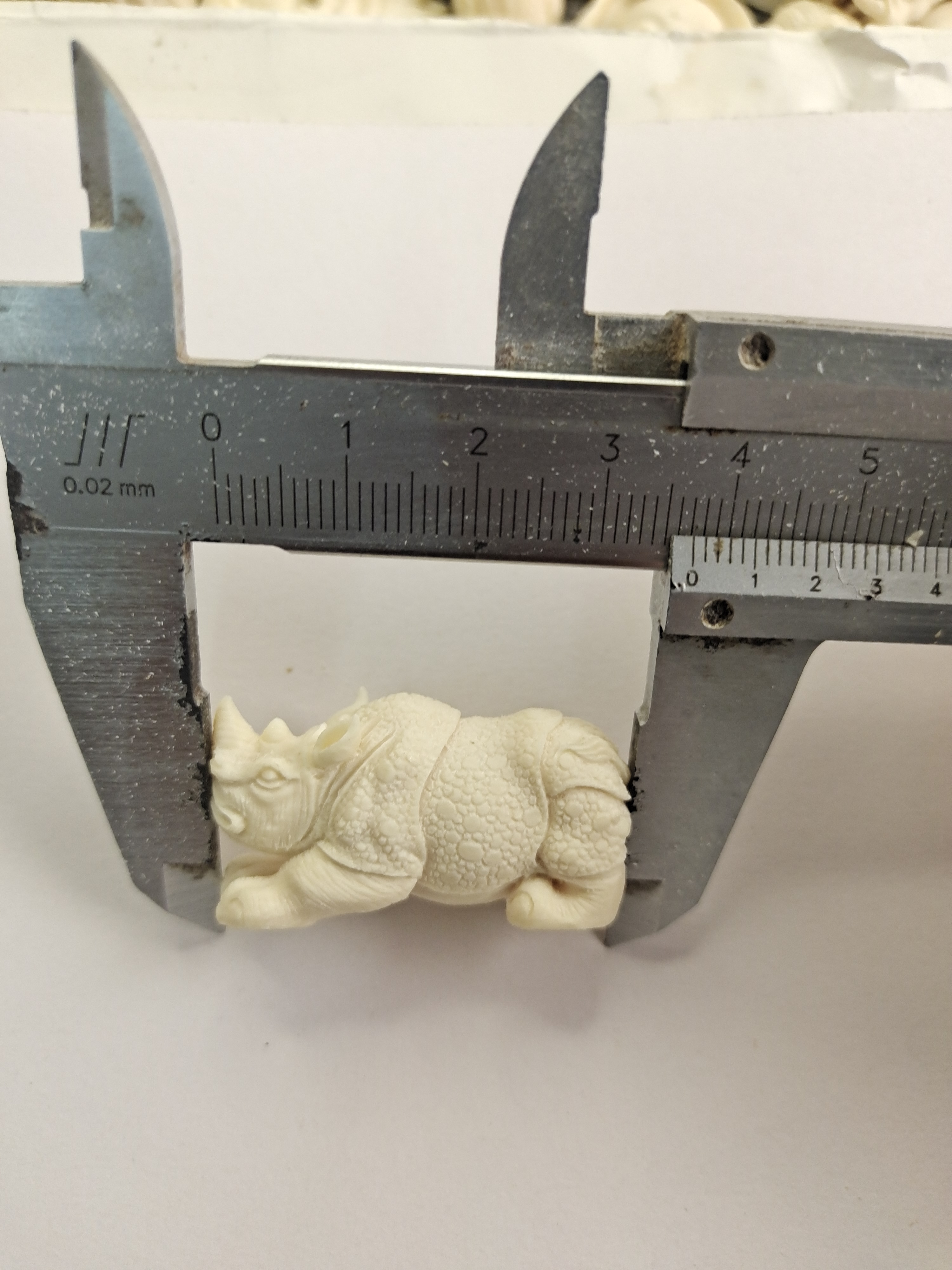 纯手工制作犀牛，牛气冲天，精神可嘉，雕工惊喜