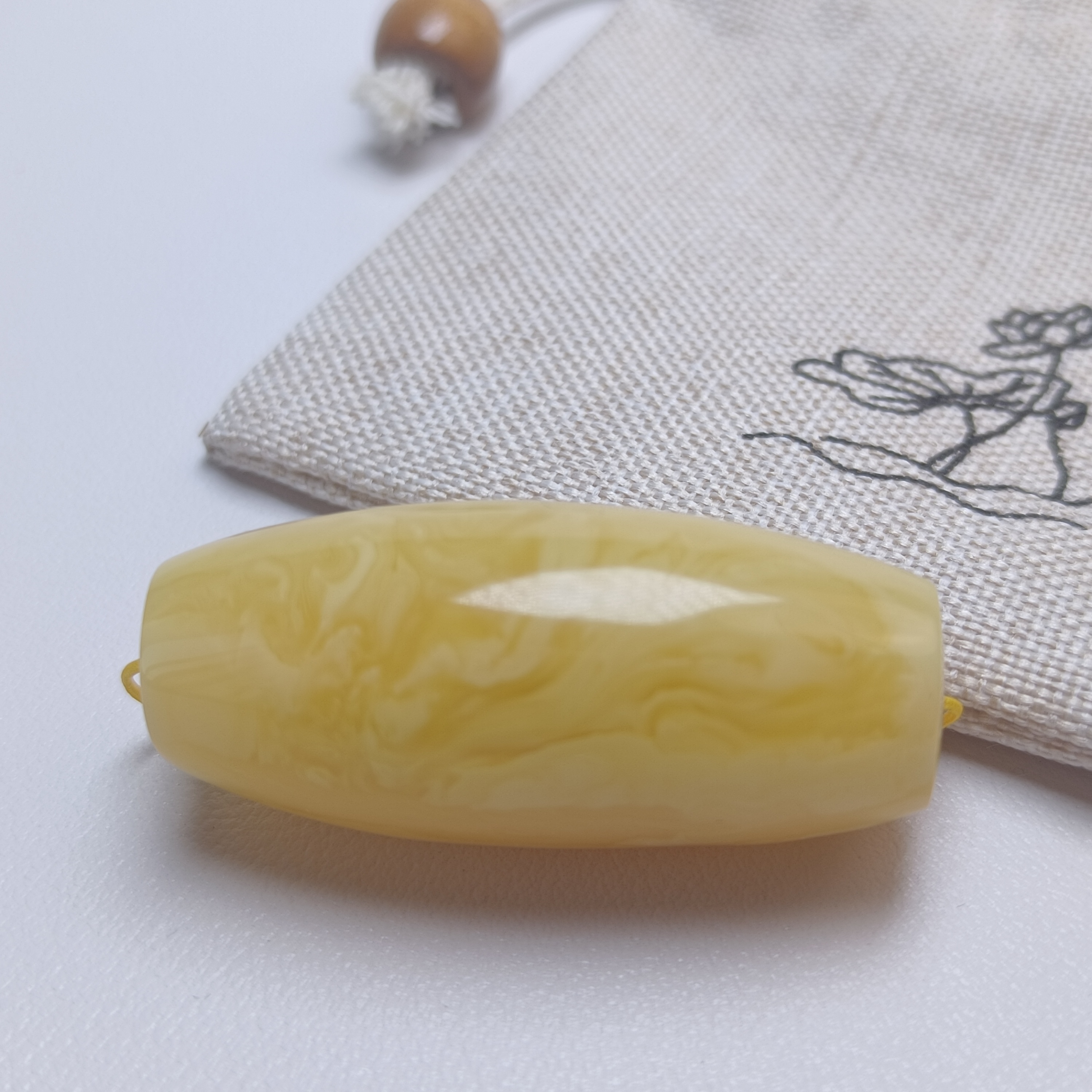 俄料蜜蜡满蜡妖花高货长桶锁骨珠（直径21长47.3）～2085