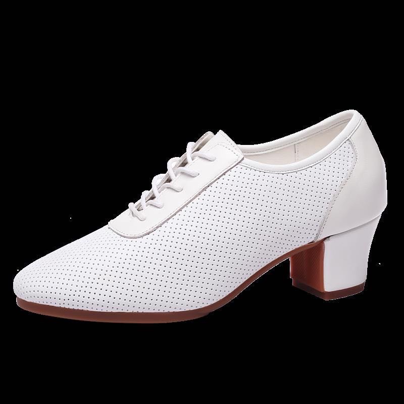 黑白两色打孔女舞鞋   
