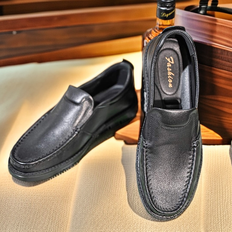 皮鞋新款休闲透气软底防滑商务男士爸爸真皮秋季牛皮软皮脚蹬男鞋