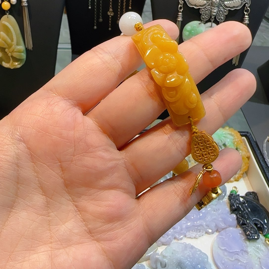 翡翠手链未镶嵌翡翠