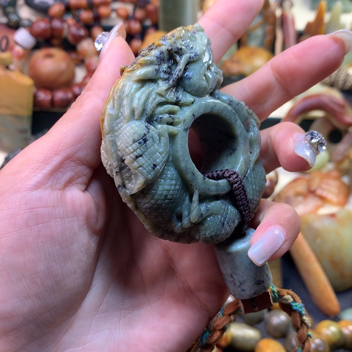 岫岩河磨玉（透闪石质玉）挂件未镶嵌