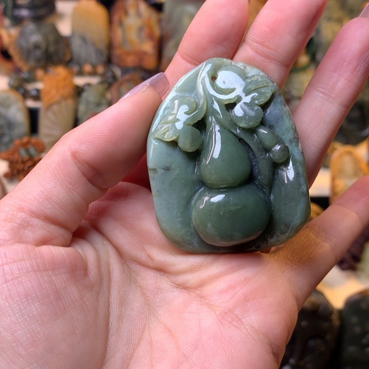 岫岩老玉（透闪石质玉）挂件未镶嵌