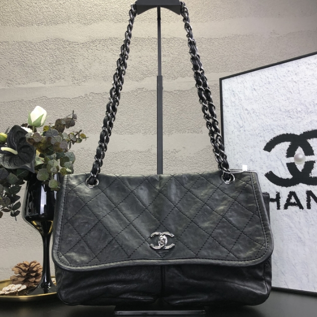 95新 Chanel/香奈儿 黑银口袋机场斜跨单肩包  16开带尘袋底长30