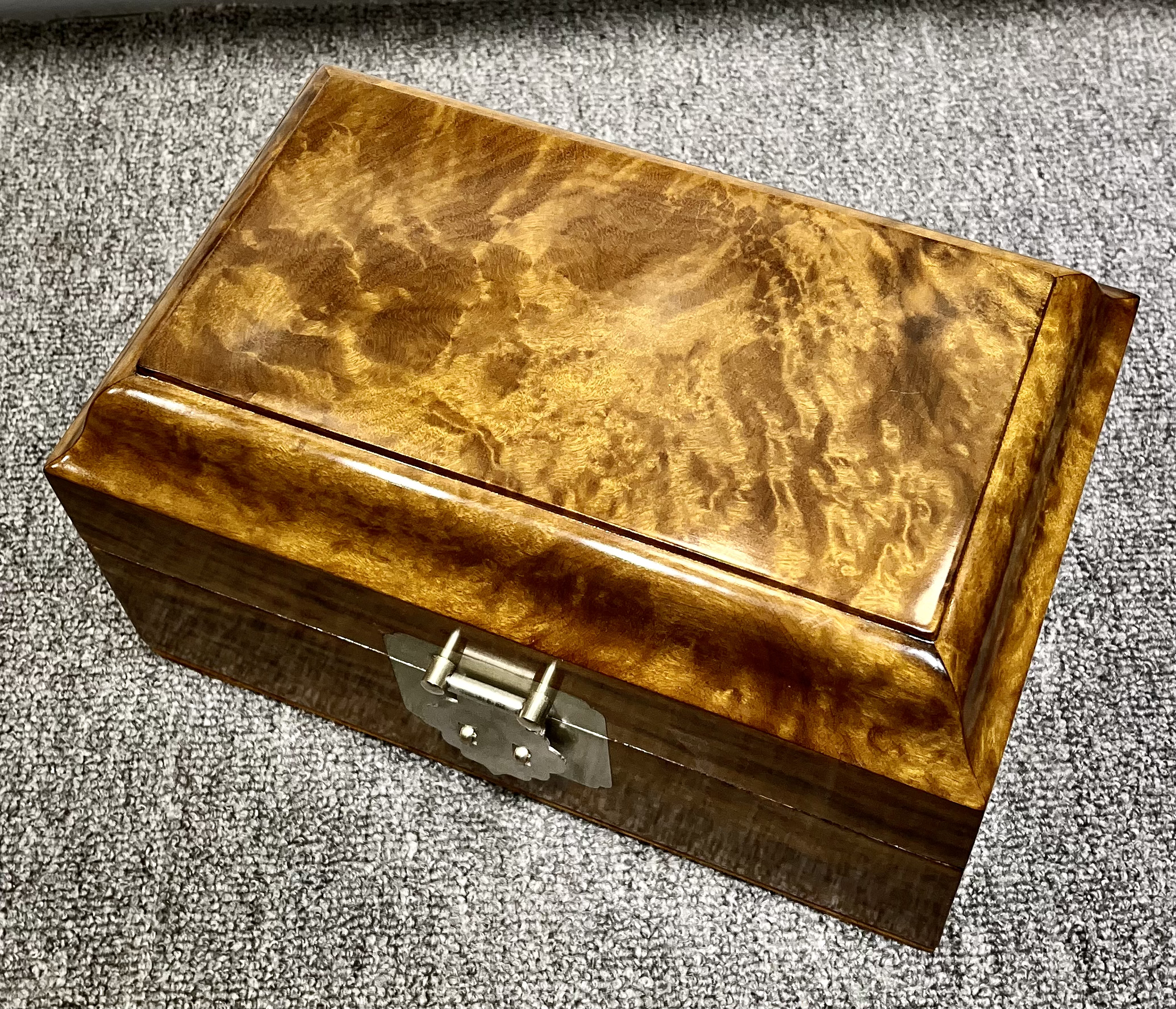 金丝楠阴沉木帝王黄一木一器珠宝盒