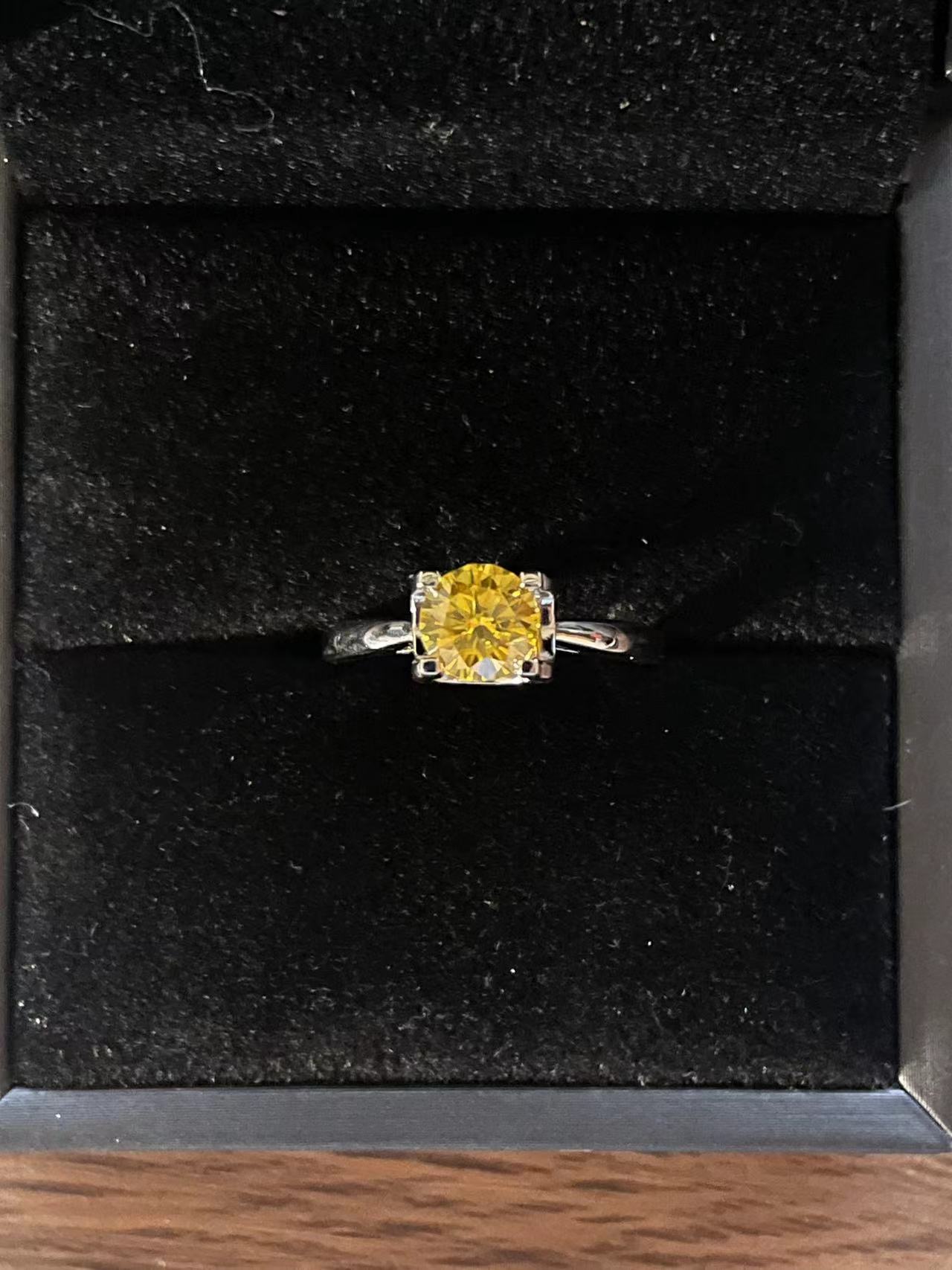 戒指 戒指 印度黄色豪镶戒指     Q32