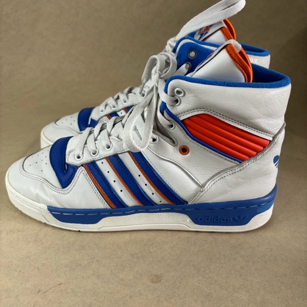 43码二手adidas 高帮皮面防滑耐磨 运动休闲鞋 公价980