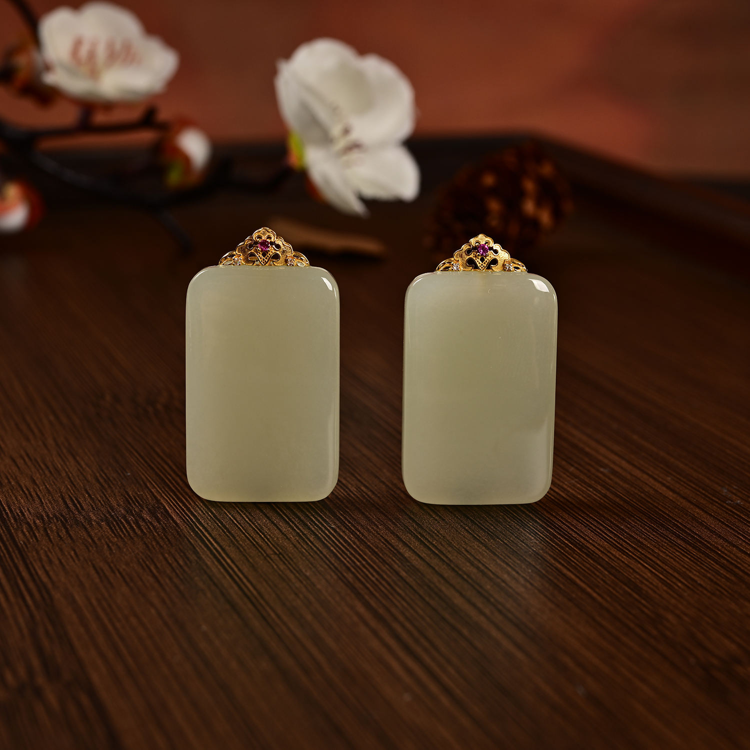 【云上】30 DS48283-18K金和田玉吊坠-多样性发一件30x19x5mm（JG）