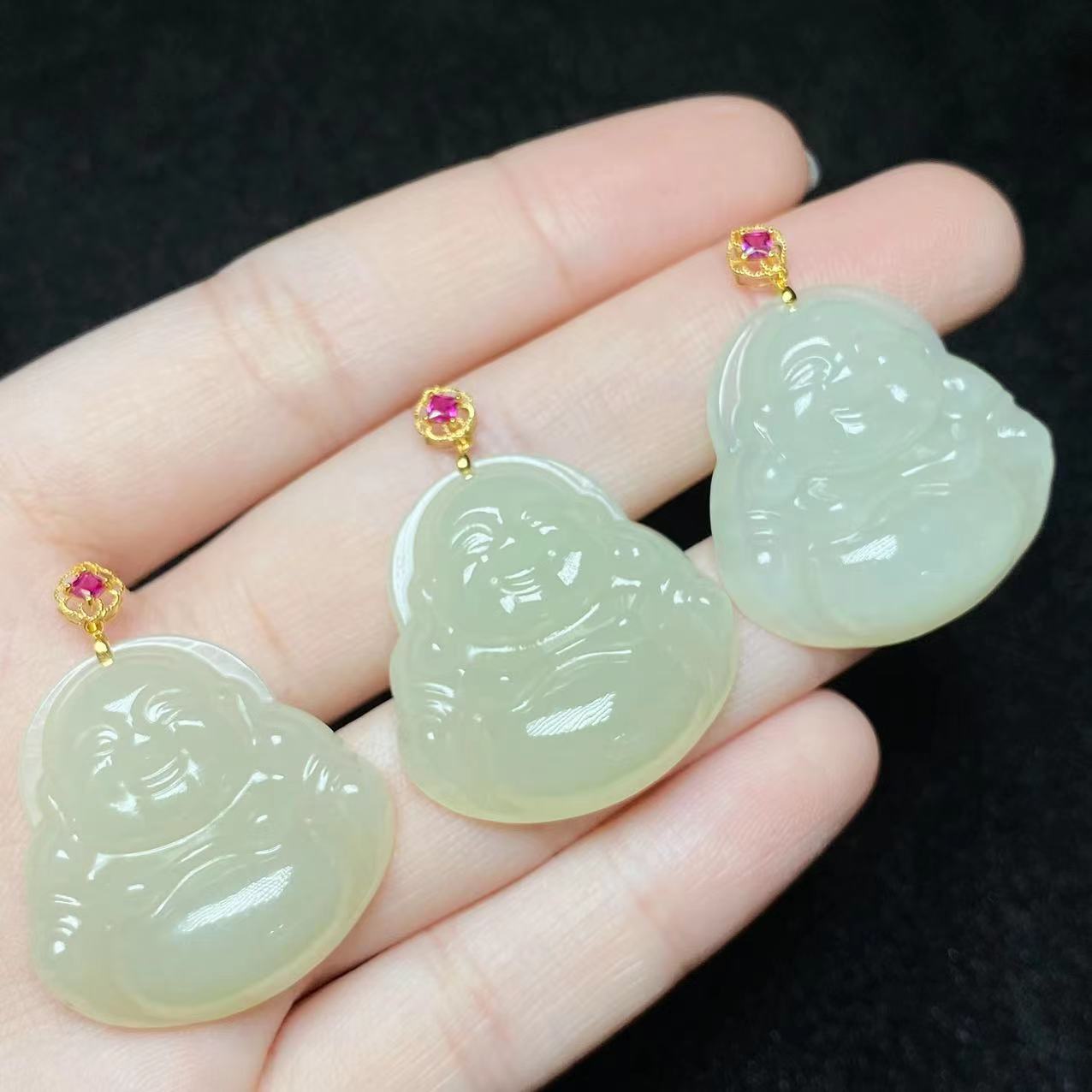 【云上】18K金和田玉吊坠-25*25*5mm多样性发一件 DS35371-19（JG）