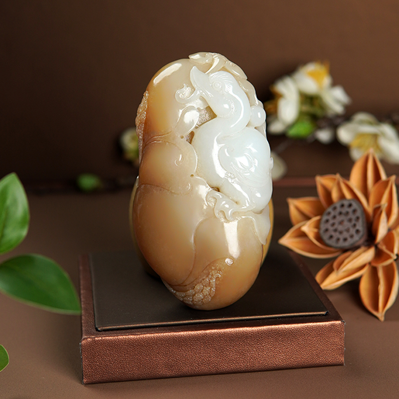 和田玉且末糖如意把件 大师手工称心如意  00221