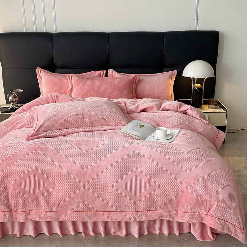 高档冬季加厚牛奶绒床盖双层四件套双面绒保暖抗静电轻奢夹棉被套