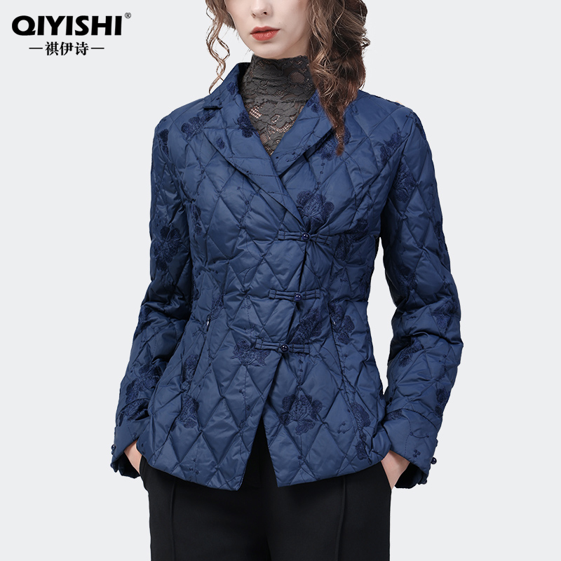 西装领刺绣盘扣羽绒服女短款外套秋冬款白鸭绒WG20507