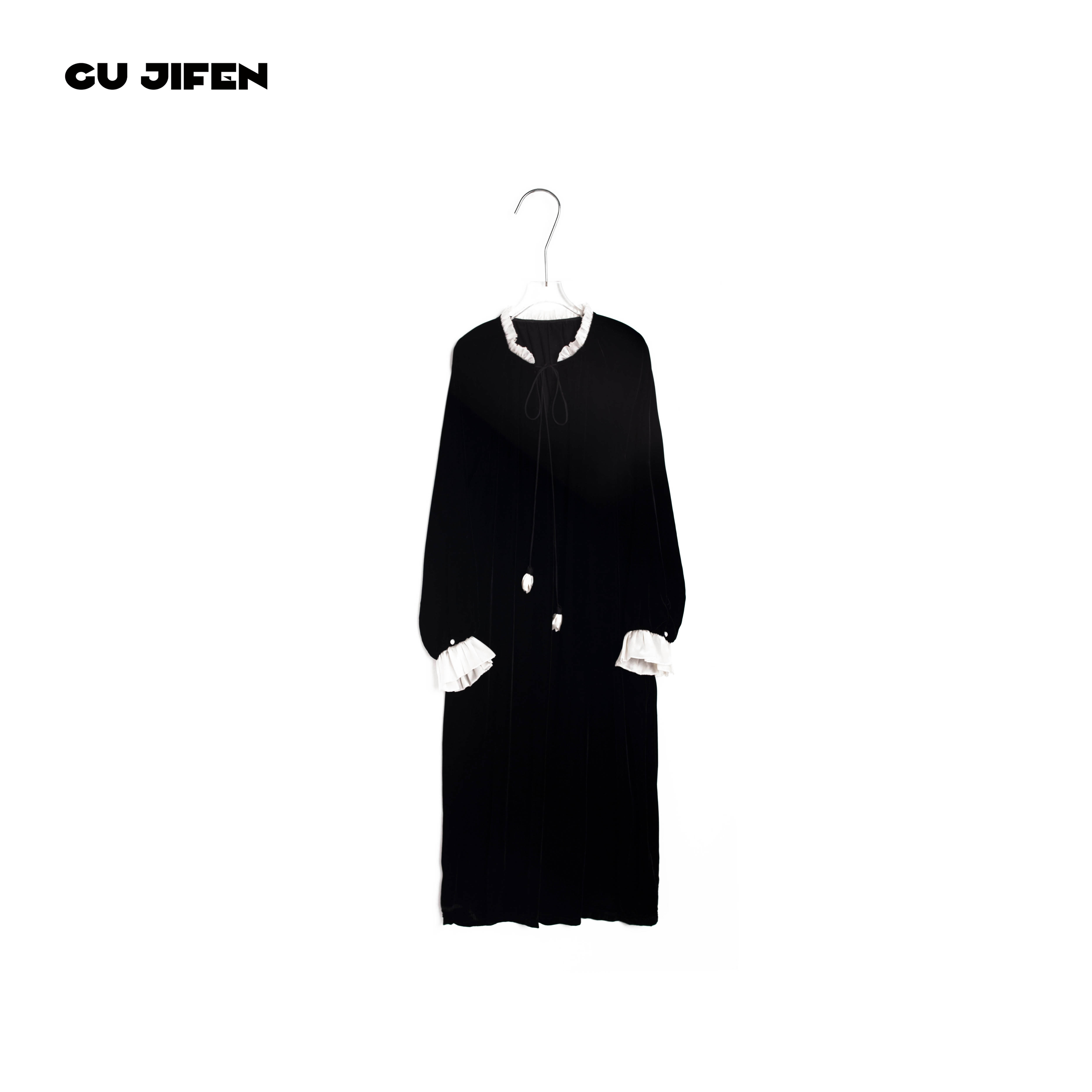 GU JIFEN｜黑沙滩｜赫本风木耳边圆领丝绒连衣裙女 8230809X55333