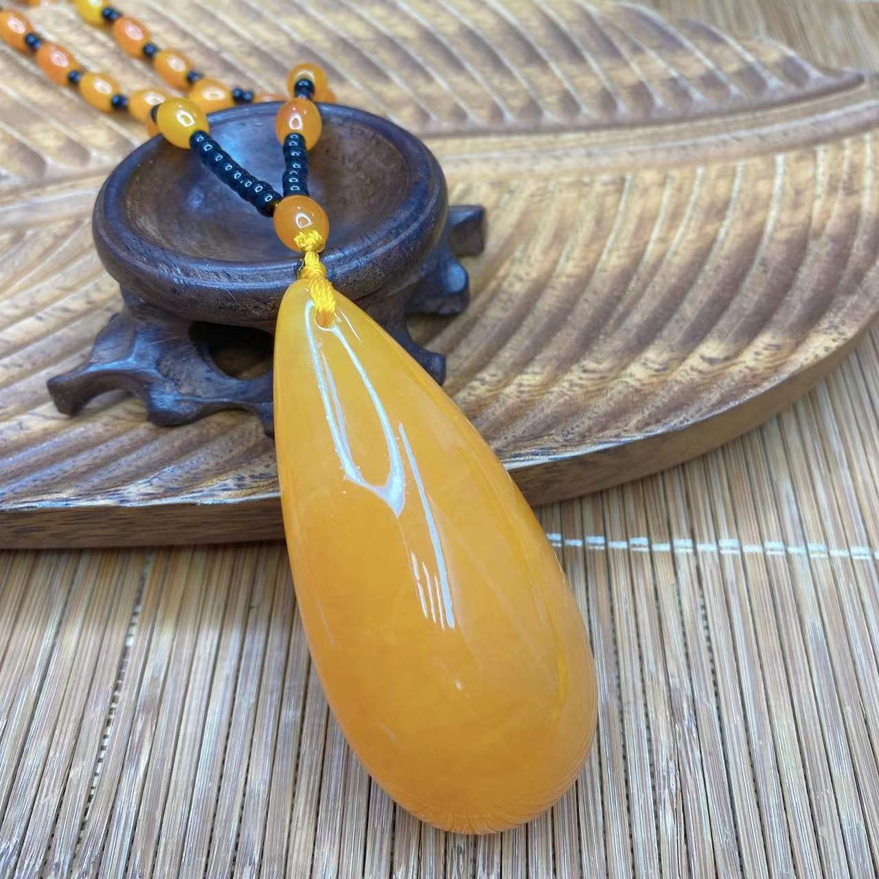 2025年春季新款P5黄色水滴时尚百搭吊坠XL074
