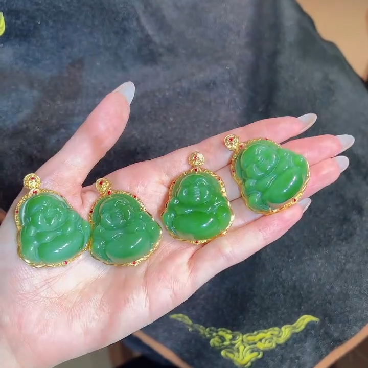 【朱朱】18K和田玉吊坠-不含链 约30X30X11mm 多样性发一