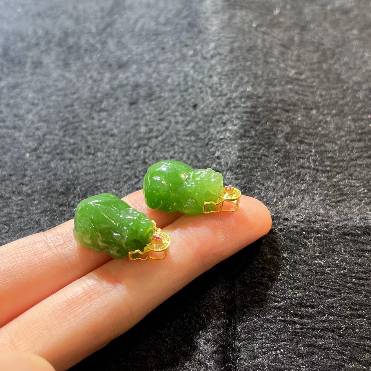 【朱朱】18K和田玉吊坠-不含链 约20X15X10mm 多样性发一