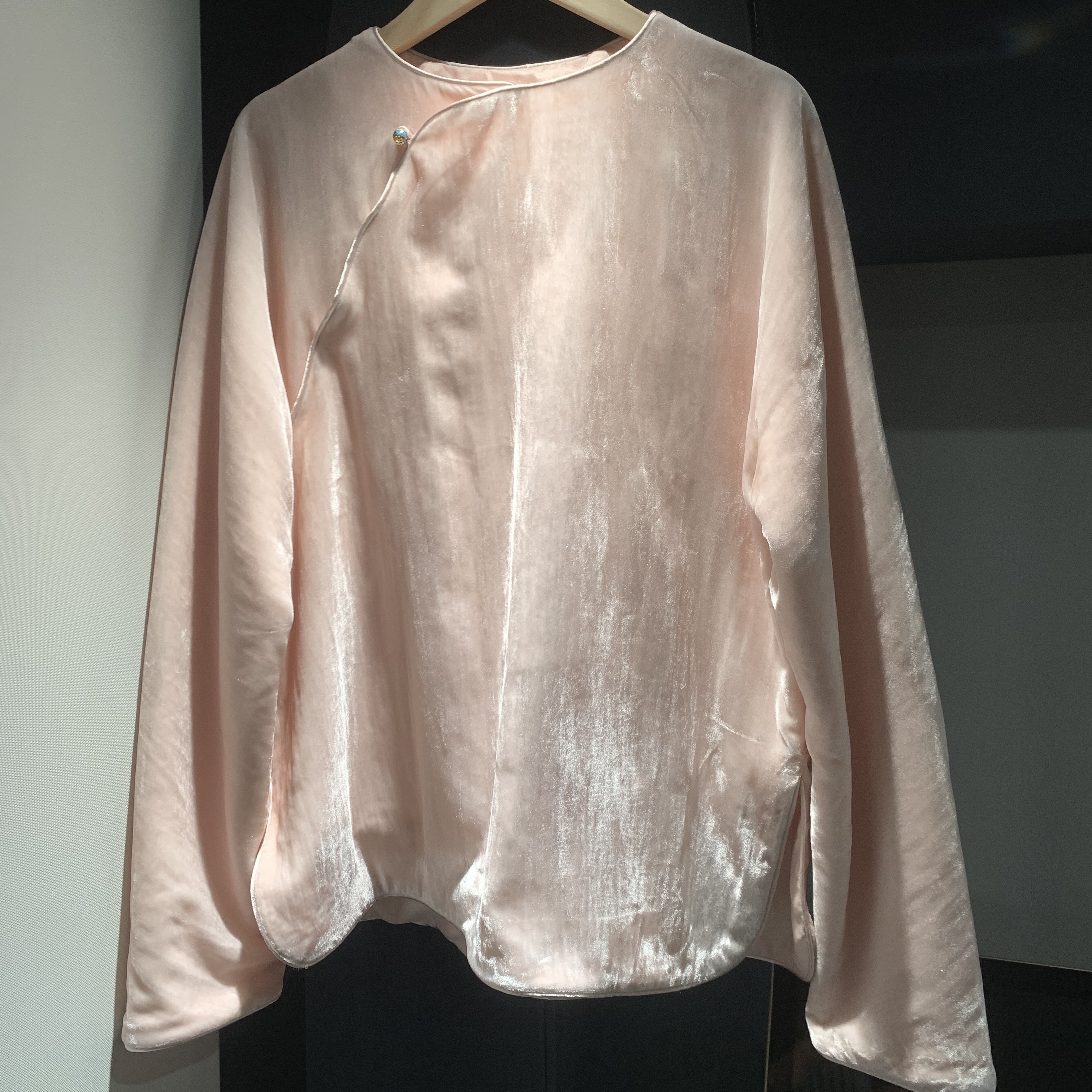 大掌柜推荐 《软香玉》轻中式极简丝绒斜门襟国风衬衣小衫