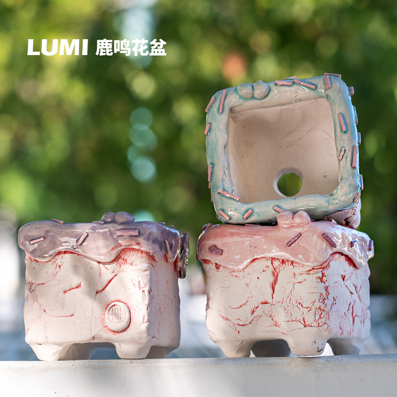 一卌 秋季新品高颜值可爱少女风糖果方形带腿多肉拇指景德镇花盆