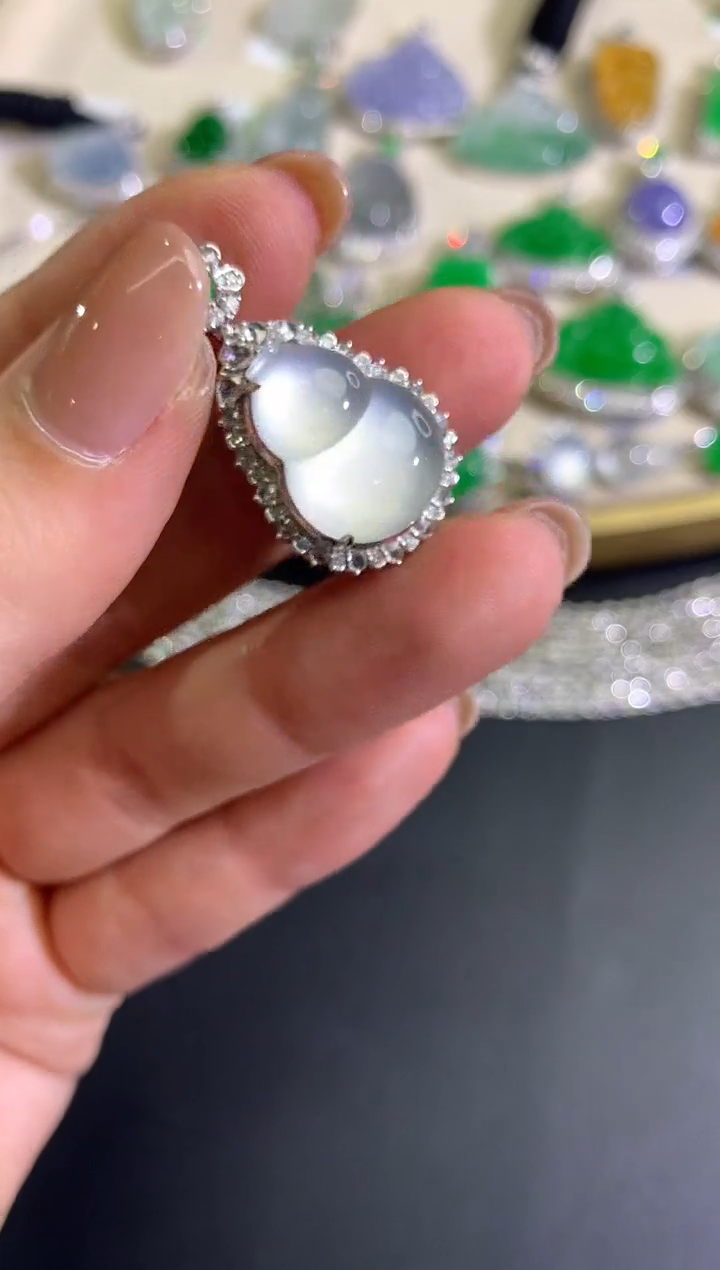 【闪购商品】翡翠吊坠(不含链)18K金镶嵌葫芦|28000+0