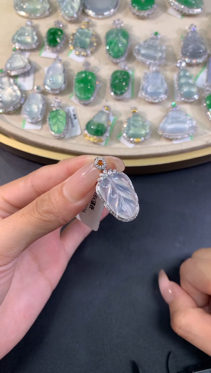 【闪购商品】翡翠吊坠(不含链)18K金镶嵌叶子|3980+0