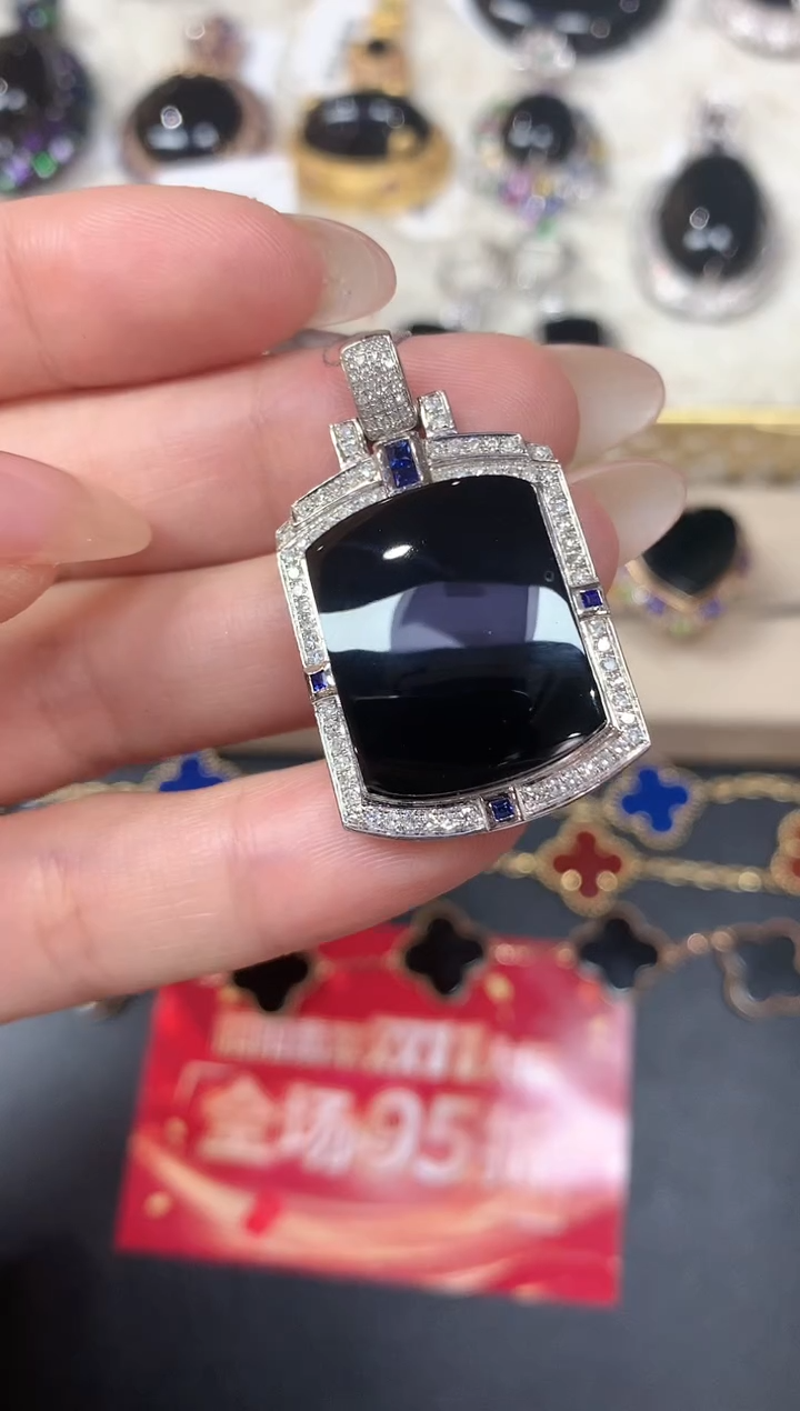 【闪购商品】翡翠吊坠(不含链)18K金镶嵌墨翠吊坠|13800