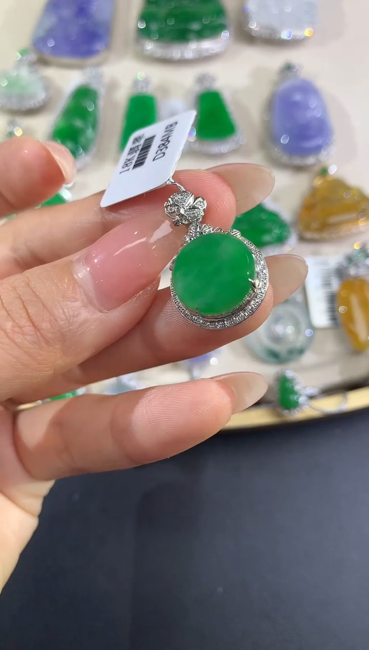 【闪购商品】翡翠吊坠(不含链)18K金镶嵌吊坠|6800+0