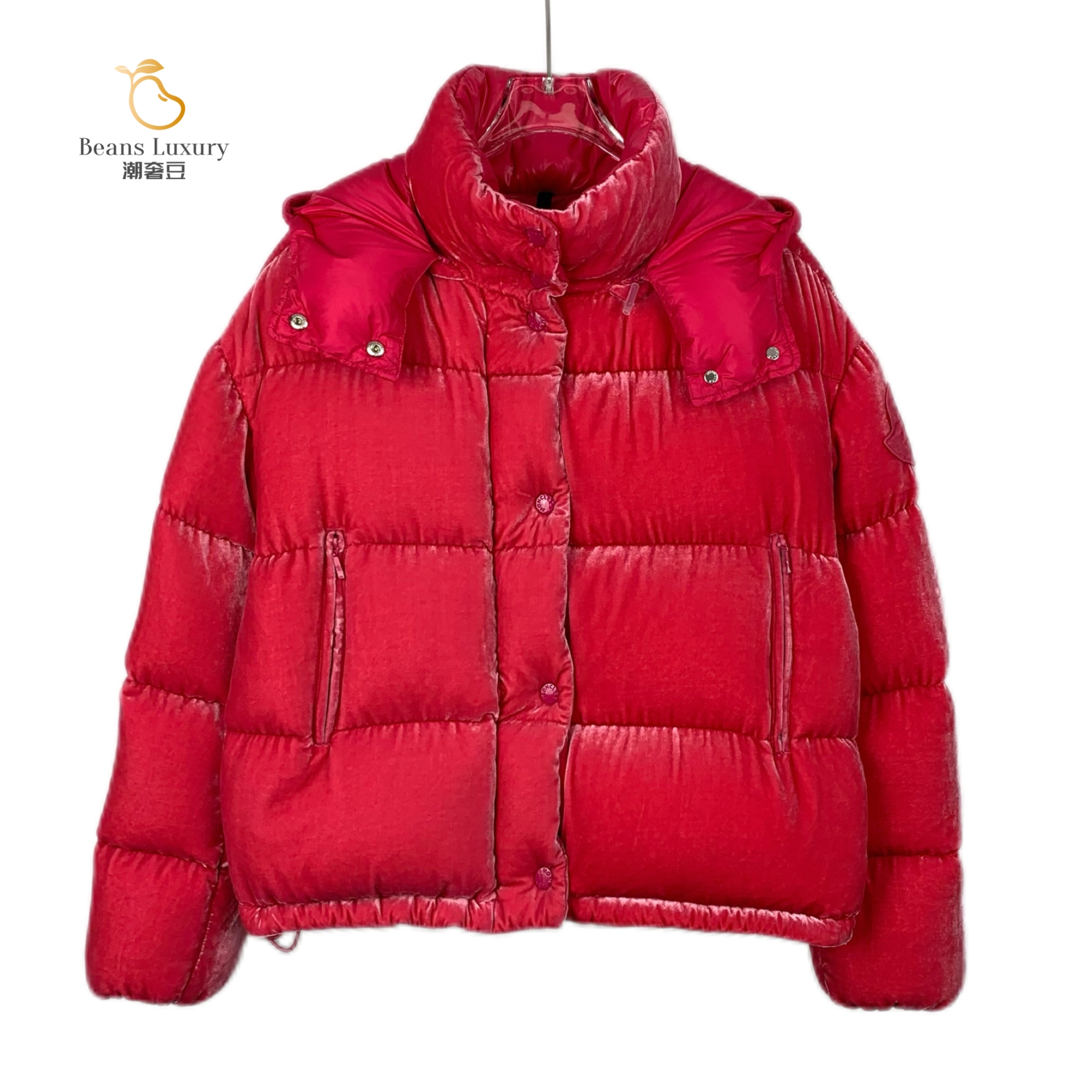 95新 MONCLER 潮奢豆 严选/红色徽标丝绒羽绒服拉链外套/H10371