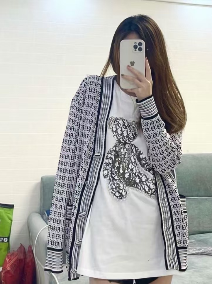 99新 FENDI/芬迪 潮奢豆 严选/logo提花满印开衫/H11701 