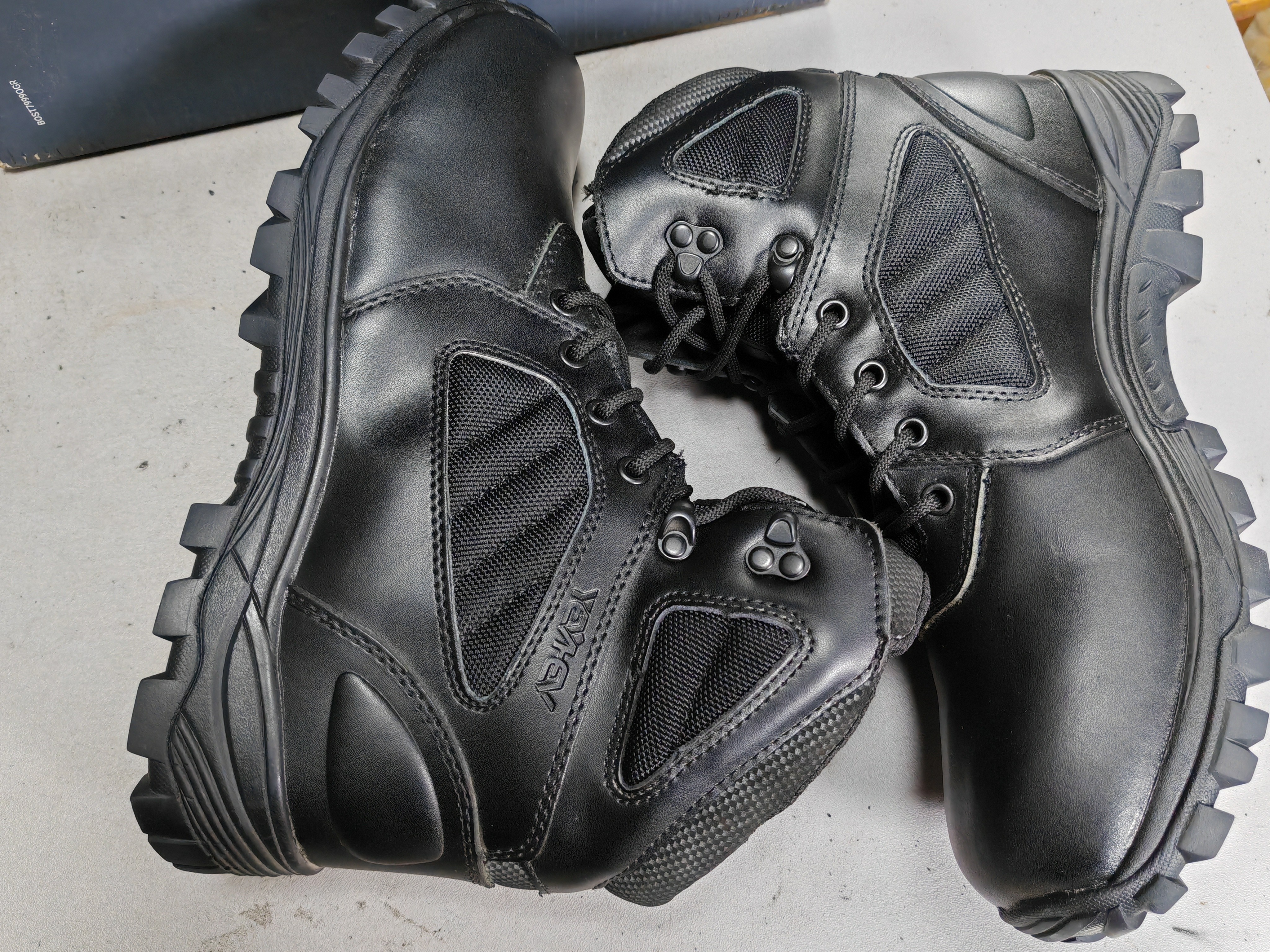 59户外徒步登山靴，战术性打仗靴