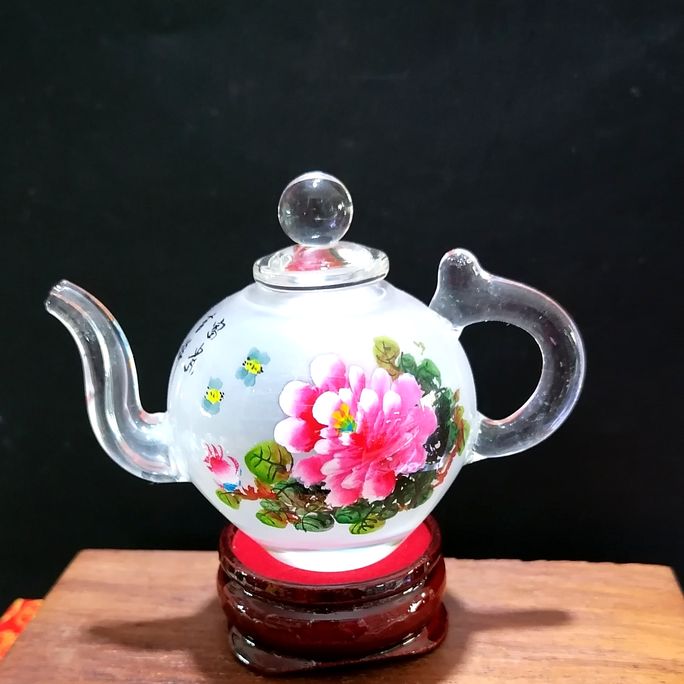 非遗手工艺瓶子里画画